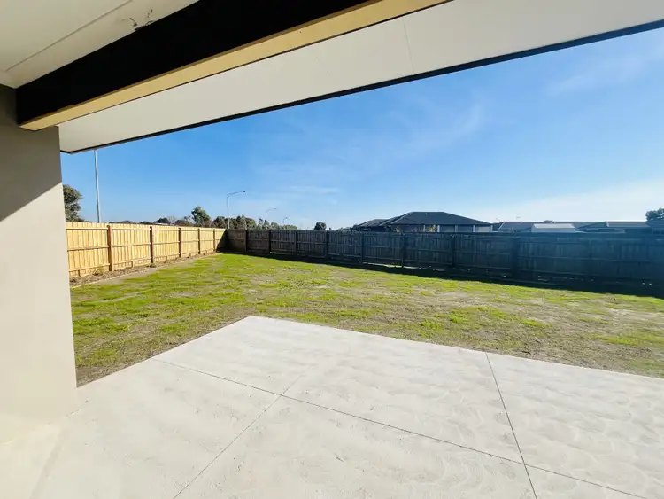 Sixth view of Homely house listing, 6 Caliche Place, Cranbourne East VIC 3977