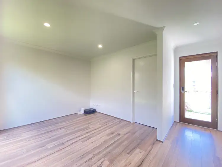 Second view of Homely house listing, 8 Yellowstone Grove, Success WA 6164