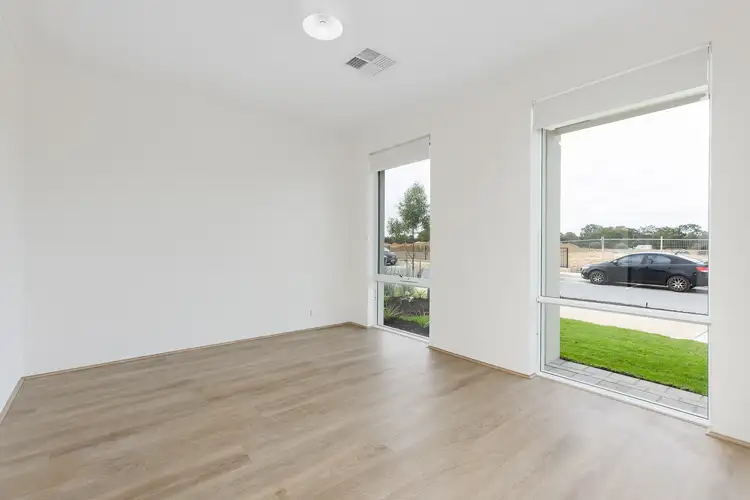 Second view of Homely house listing, 5 Avalanche Parade, Baldivis WA 6171