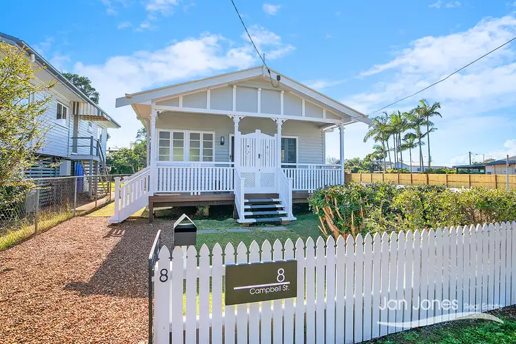 8 Campbell St, Scarborough QLD 4020
