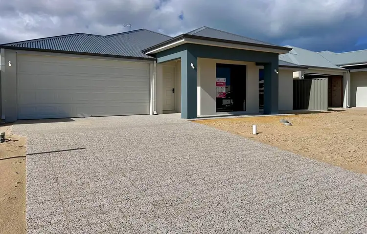6 Reevesby St, Eglinton WA 6034