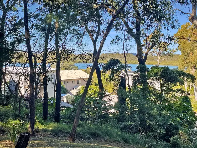 16 Boat Harbour Ave, Macleay Island QLD 4184
