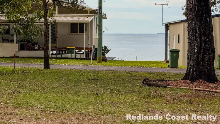 30 Bruce St, Lamb Island QLD 4184