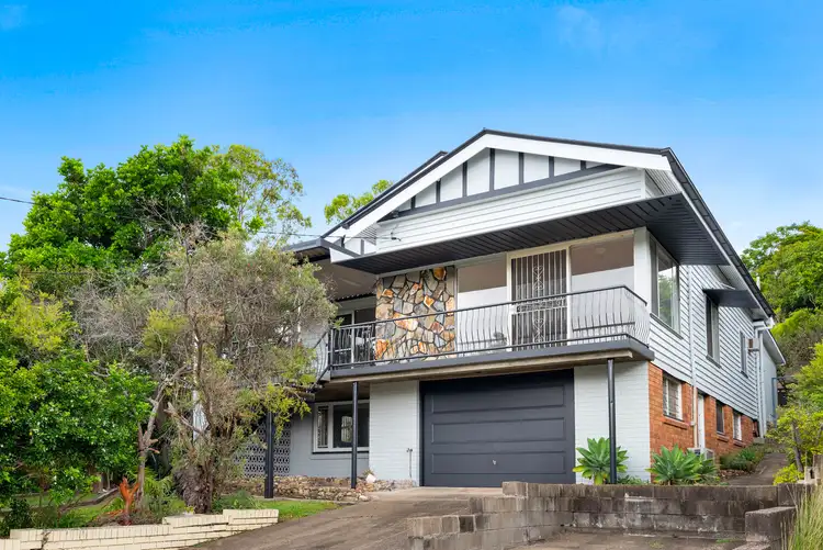 44 Pembroke Rd, Coorparoo QLD 4151