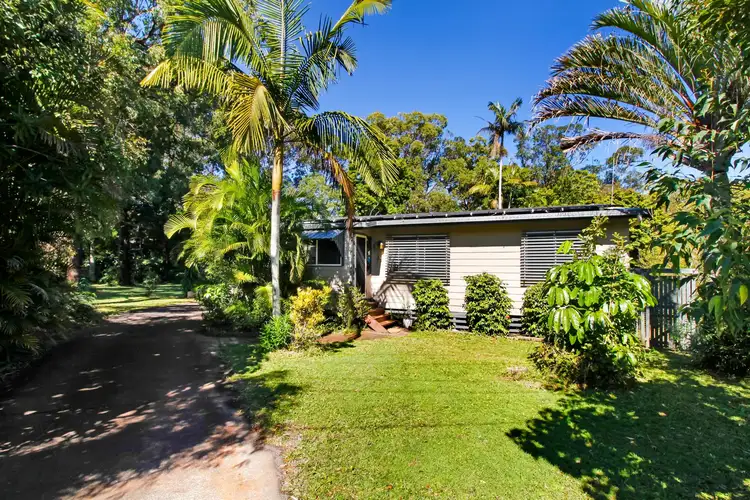 16-18 Mango Cres, Macleay Island QLD 4184