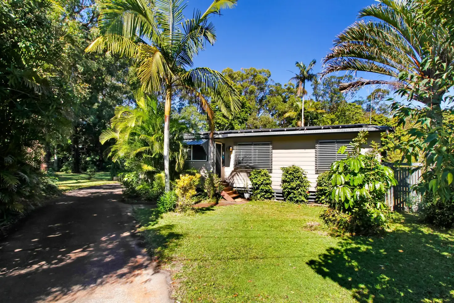 Main view of Homely house listing, 16-18 Mango Cres, Macleay Island QLD 4184