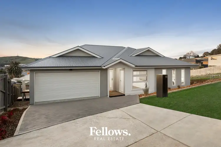 11 Hannah Rise Crescent