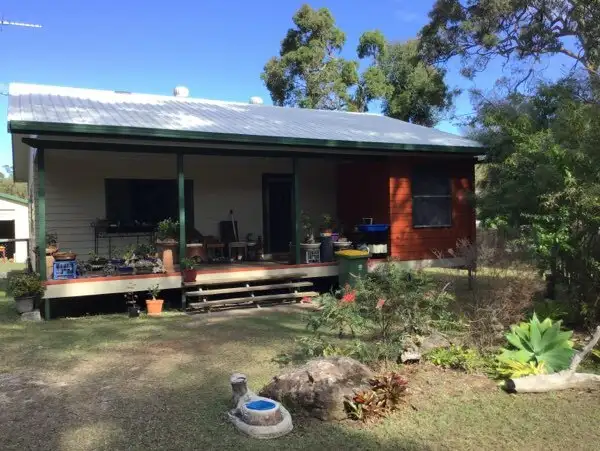 4 Orana St, Macleay Island QLD 4184