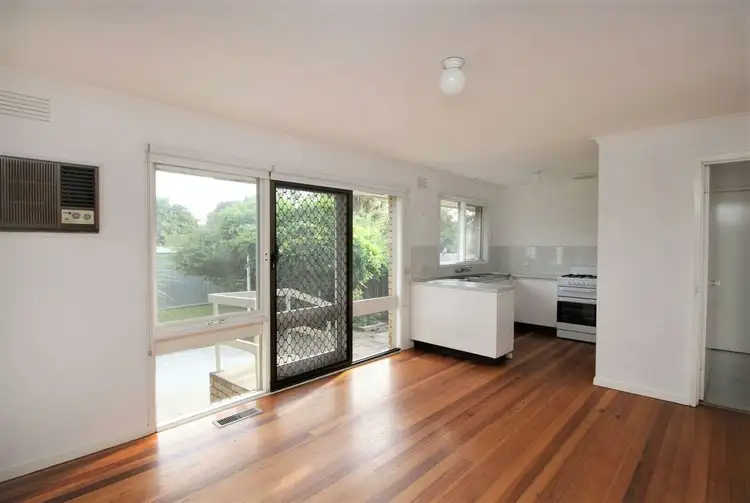 12 Calderwood Ave, Wheelers Hill VIC 3150