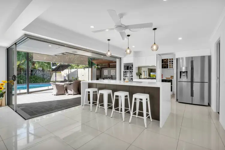 74 Karawatha Dr, Mountain Creek QLD 4557
