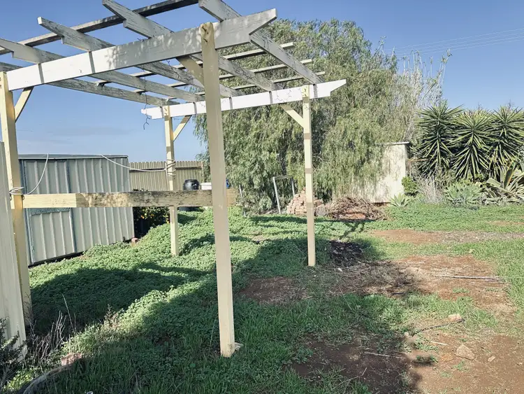 16 South Tce East, Snowtown SA 5520