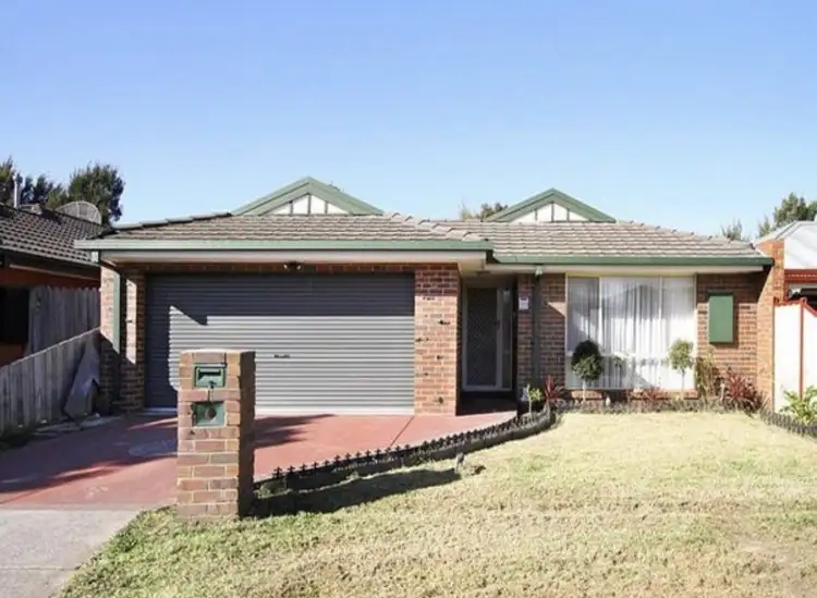 32 Rostron Way, Roxburgh Park VIC 3064