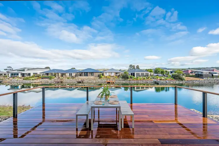 27 Harbour View Tce, Victor Harbor SA 5211