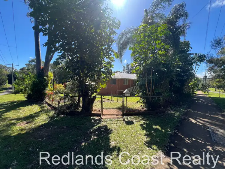 1 Wyena Ave, Lamb Island QLD 4184