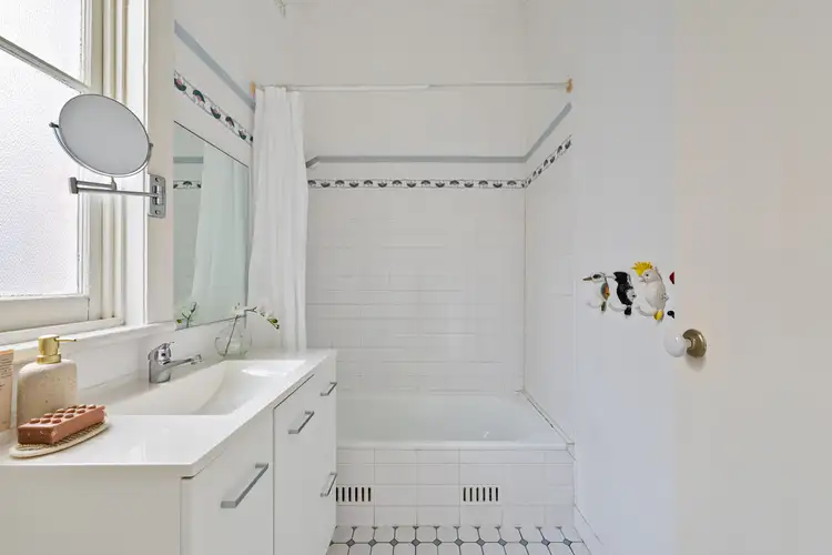 Fifth view of Homely apartment listing, Unit 4/81 O'Brien St, Bondi Beach NSW 2026