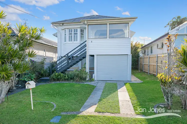 5 Moreton Ave
