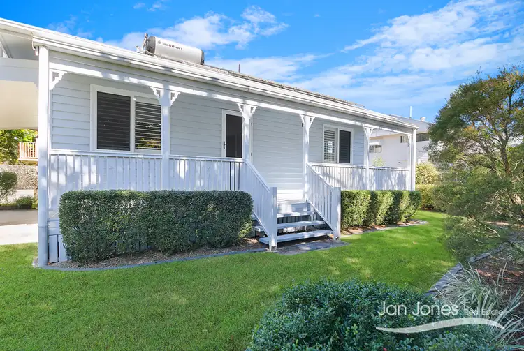 15A Annie Street, Woody Point QLD 4019