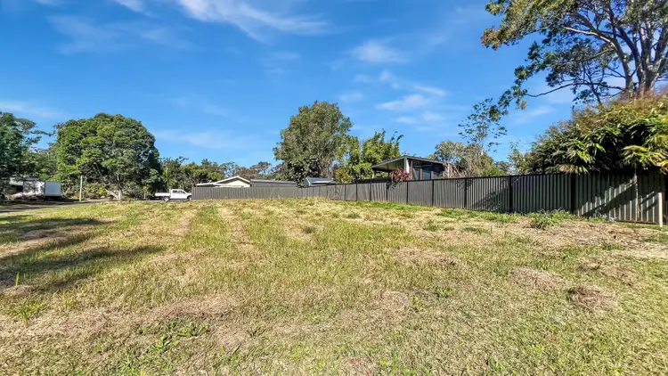 2-4 Donald St, Macleay Island QLD 4184
