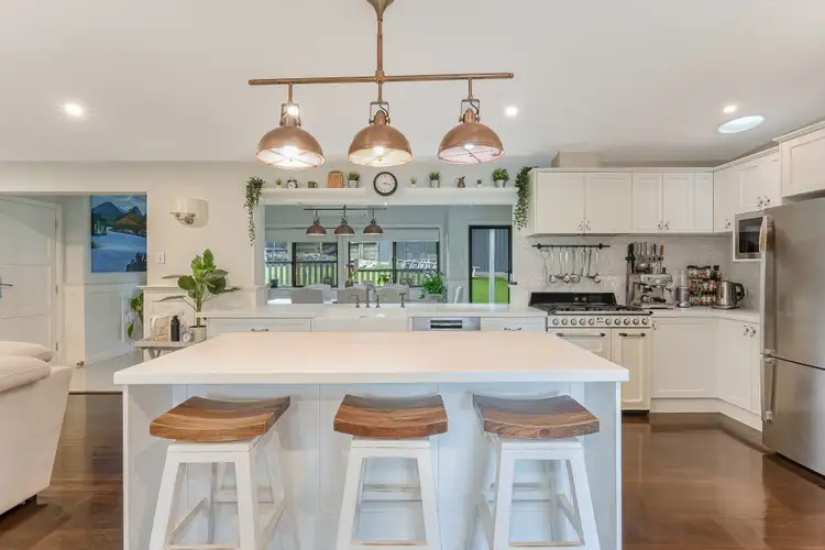 5 Baloo St, Holland Park West QLD 4121
