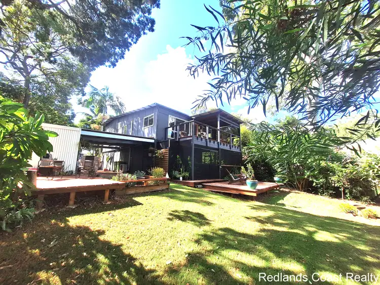 2 Waterside Dr, Macleay Island QLD 4184