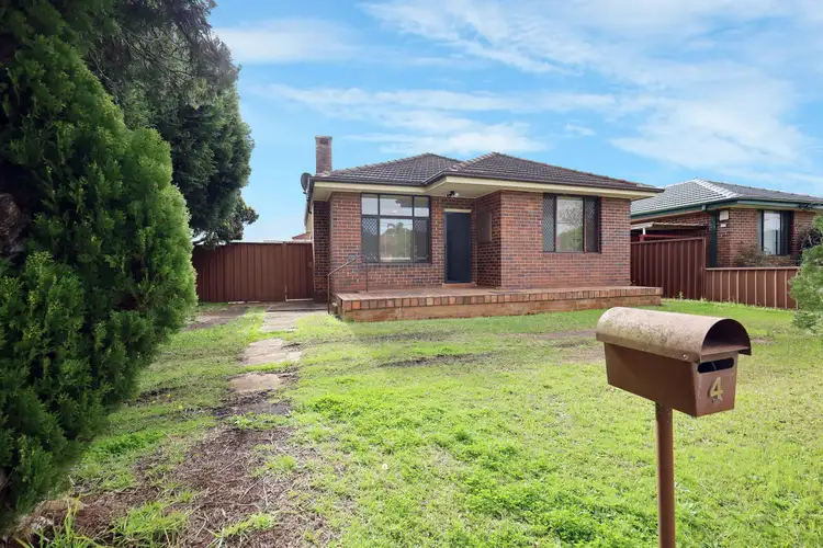 4 Rhonda St, Revesby NSW 2212