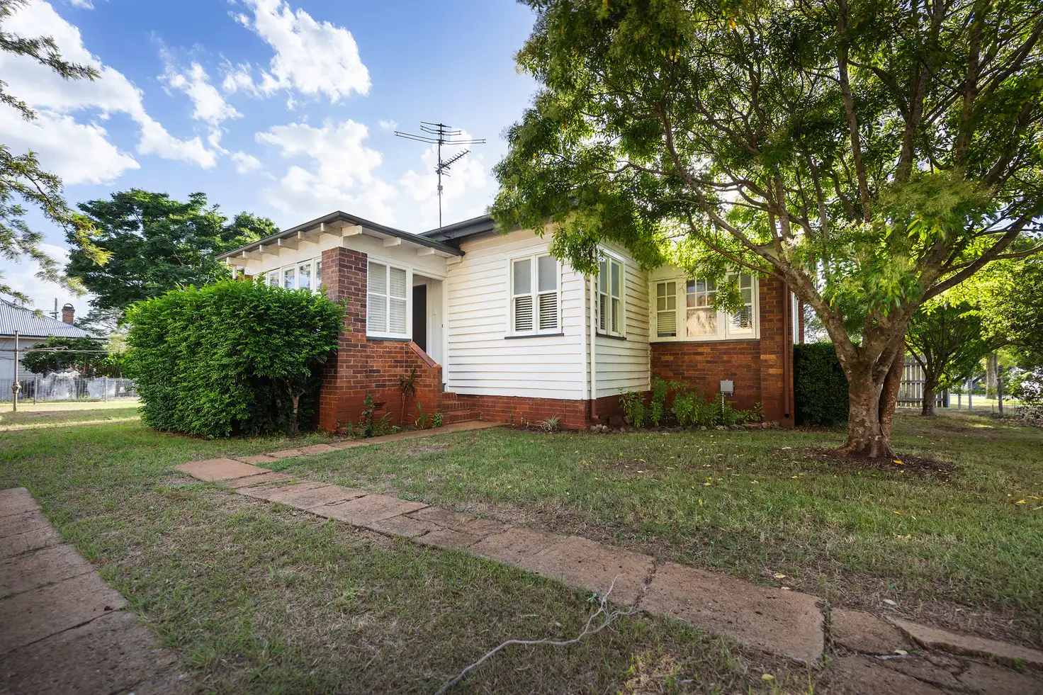 Main view of Homely unit listing, Unit 2/12 Kent St, East Toowoomba QLD 4350