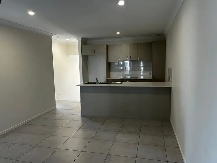 1/11 Ronald Ct, Collingwood Park QLD 4301