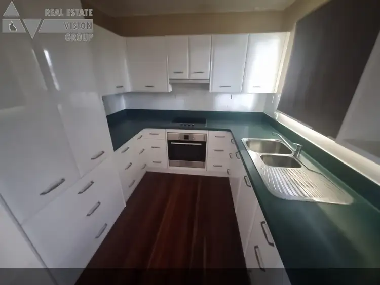 10 Bremner St, Blackwater QLD 4717
