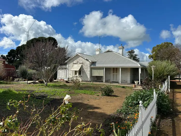 12 Ebenezer St, Jamestown SA 5491