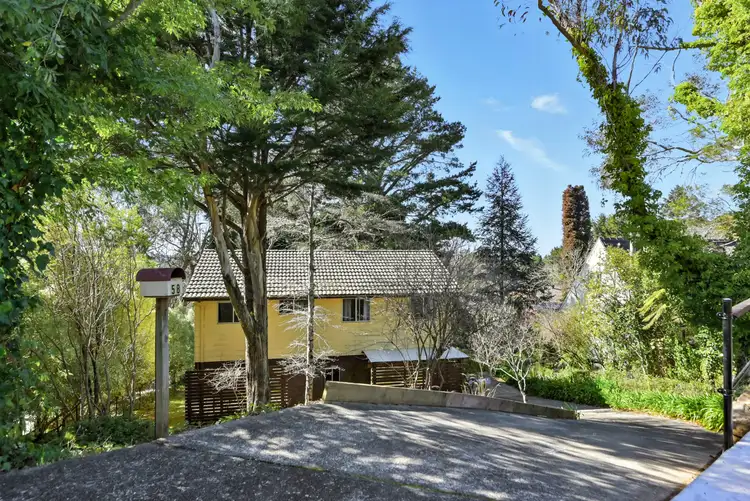 58 Gladstone Rd, Leura NSW 2780