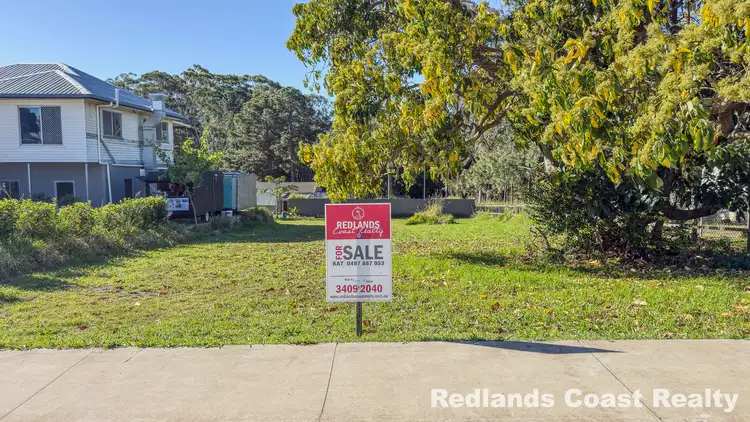 13 Robert St, Russell Island QLD 4184