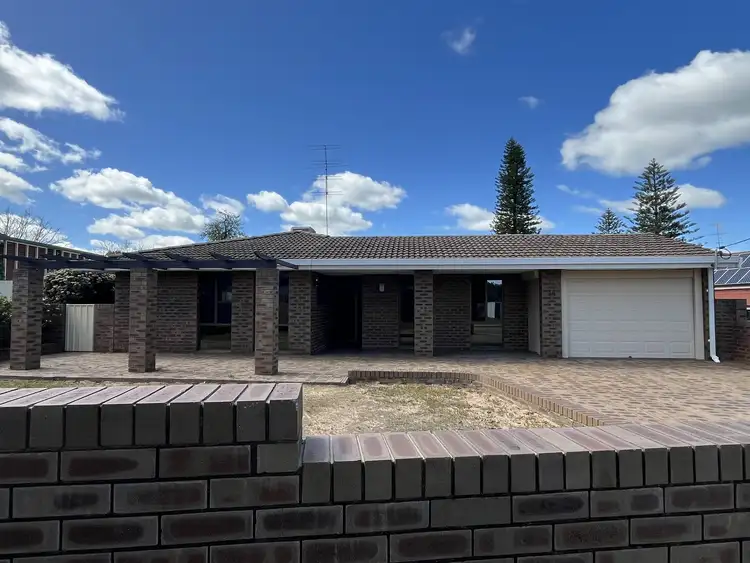 14 Newcastle Rd, Northam WA 6401