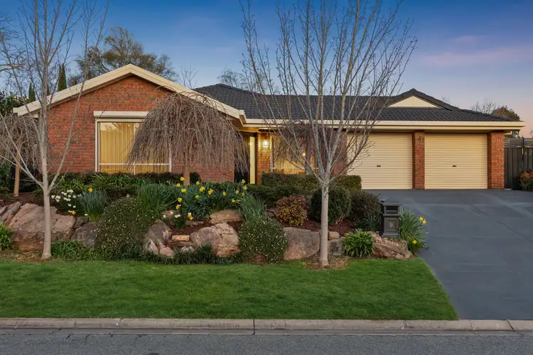 9 Sandalwood Dr