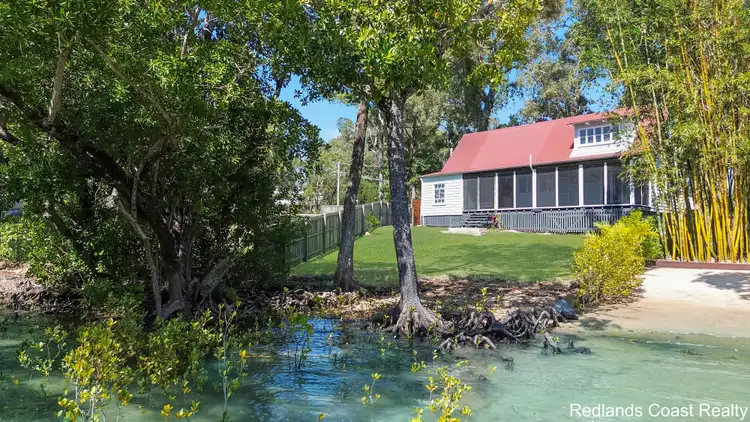31 Calm Waters Cres, Macleay Island QLD 4184