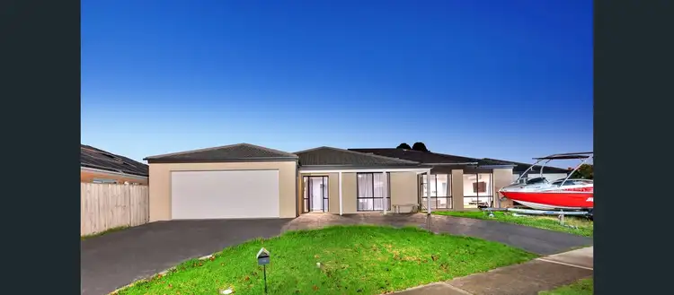 112 Rosebank Dr, Cranbourne North VIC 3977