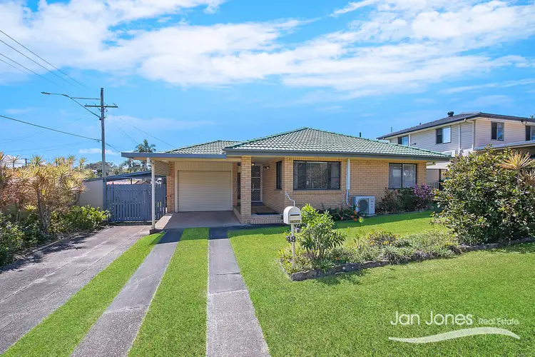 48 Garnet St, Scarborough QLD 4020