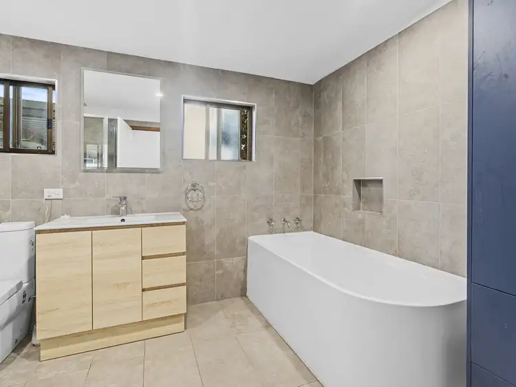 240 Adams Street, Corowa NSW 2646