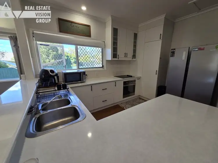 Sixth view of Homely house listing, 3 Thomas Pl, Emerald QLD 4720