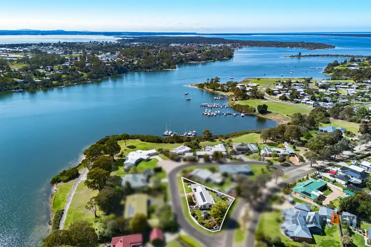2 Lake Cove Ct, Newlands Arm VIC 3875