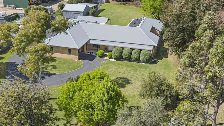 44 Warren Road, Narromine NSW 2821