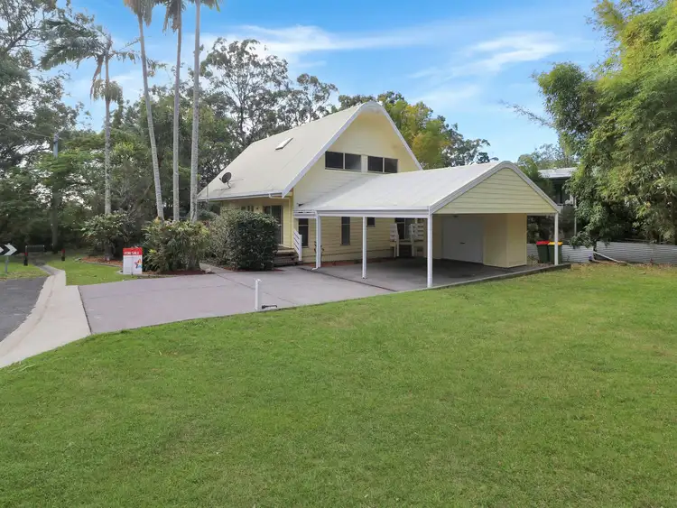 210 Victoria Parade N, Coochiemudlo Island QLD 4184