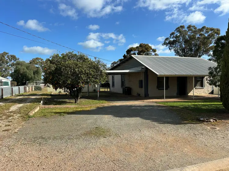 12 Cambridge St, Jamestown SA 5491