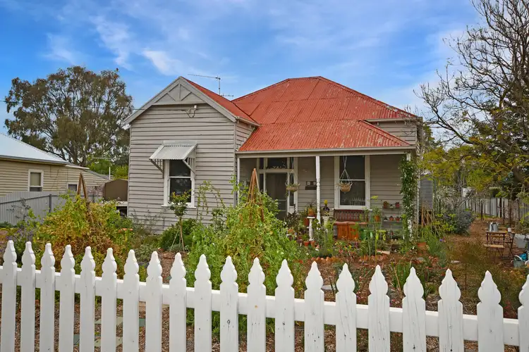 64 Newall St, Marnoo VIC 3387