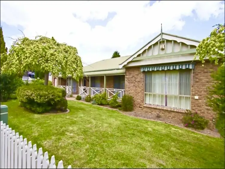 43 Patrick Cl, Greensborough VIC 3088