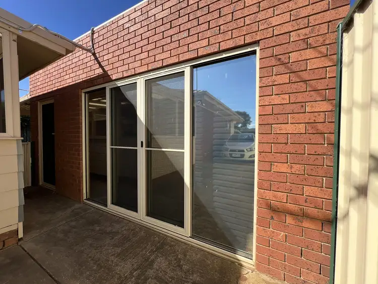 25A Kurrajong Cres, Melton South VIC 3338