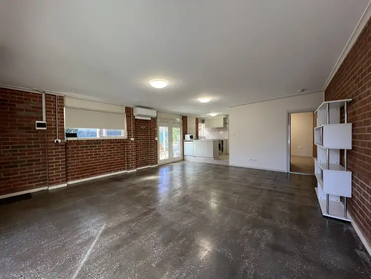 25A Kurrajong Cres, Melton South VIC 3338