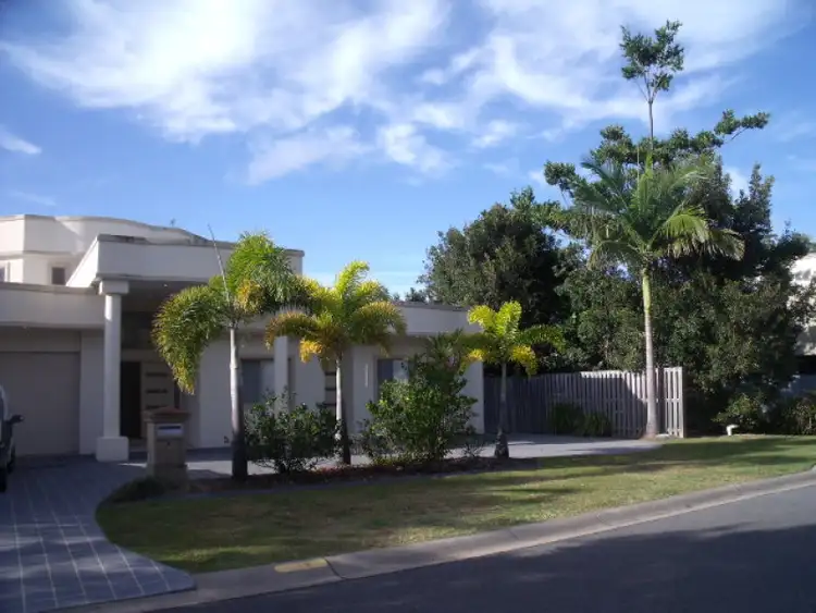 18 Comore Drive, Varsity Lakes QLD 4227