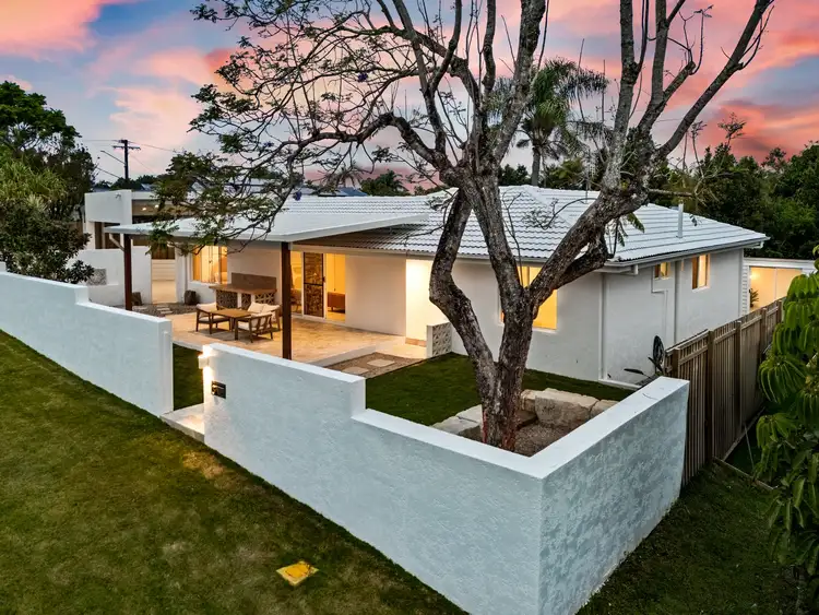 3 Poinciana Ave, Mooloolaba QLD 4557