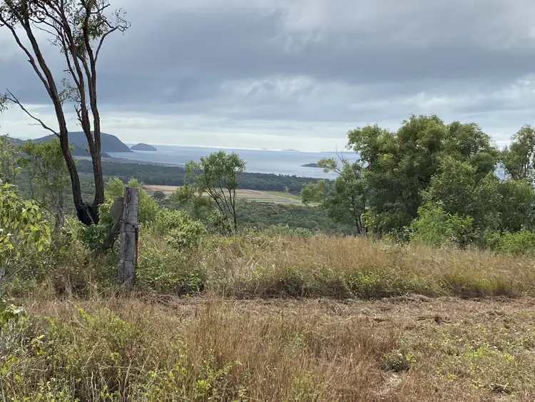 422 Kinka Beach Rd, Kinka Beach QLD 4703