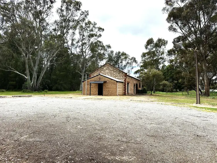 1 Irvine St, Jamestown SA 5491